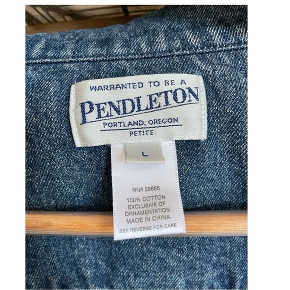 Pendleton Women's Beaded Denim Jacket, Size Petite Large - Picture 12 of 16